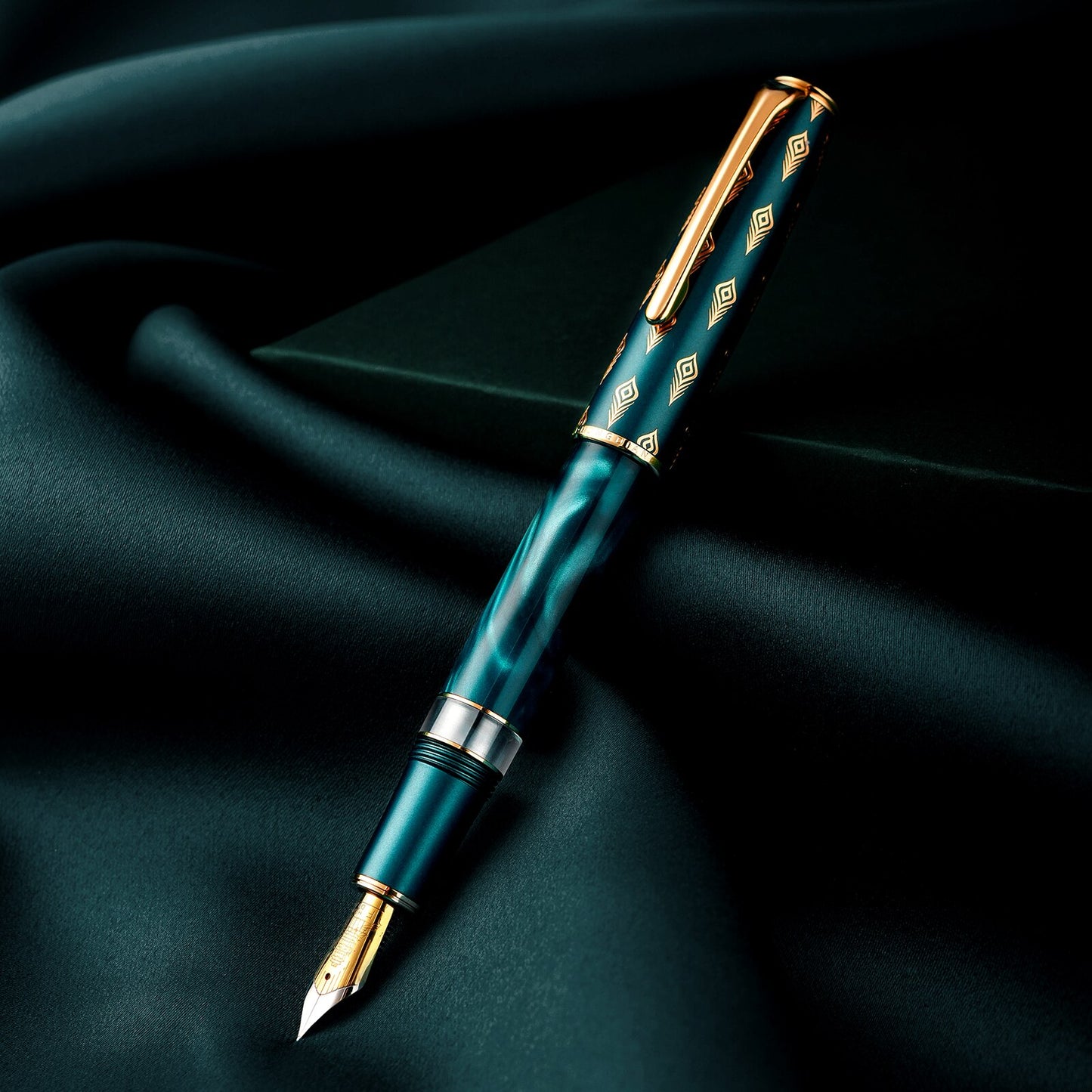 Nebula Royal Peacock Fountain Pen in a Box